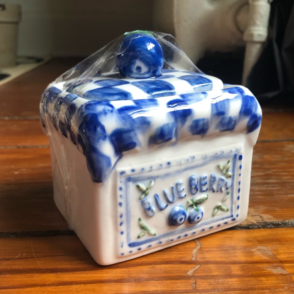 Vintage Ceramic Blueberry Sugar Bowl 💙